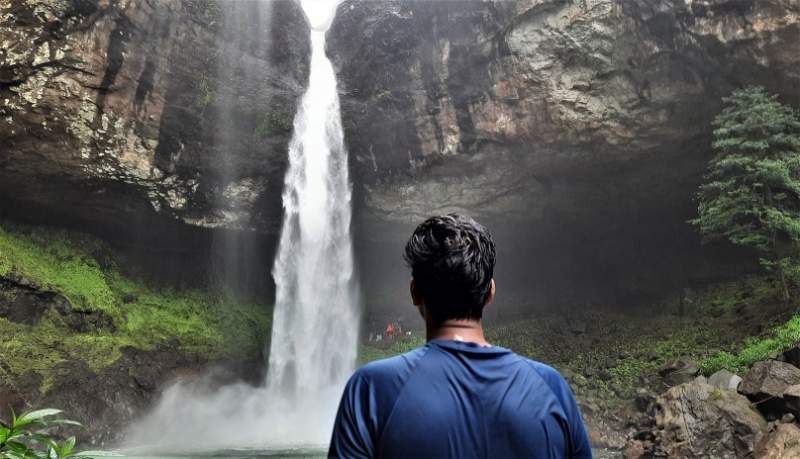 devkund waterfall
