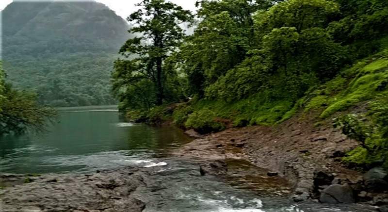 devkund waterfall trek