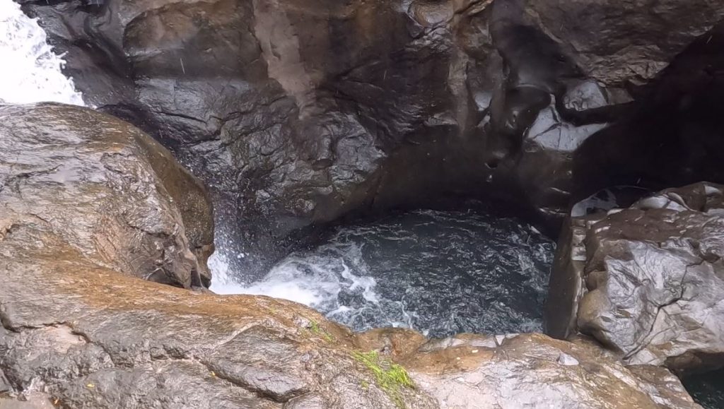 secret waterfall bedgaon